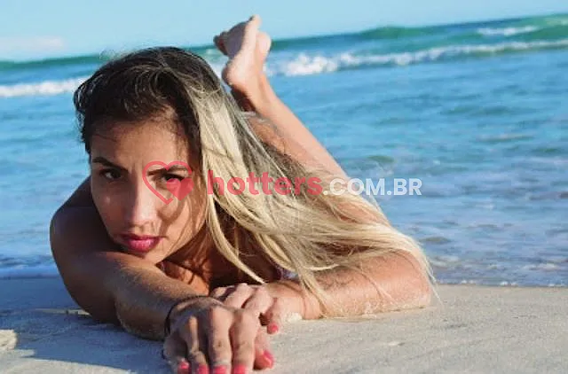 Background of Izabela Dantas - izabela-dantas-07-04-2