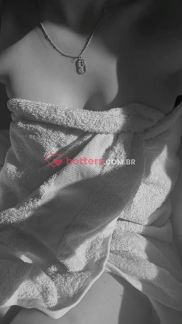 Background of Luna Martins - image_685605c9e808d.jpg