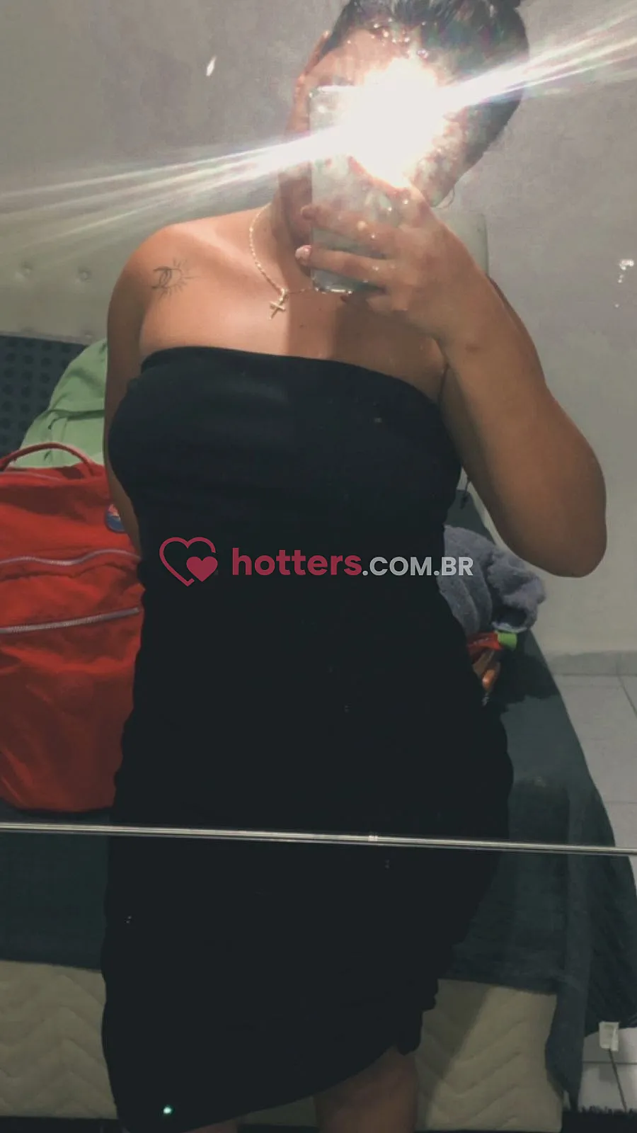 Background of Elen Nogueira  - image_6877e360d2433.jpeg